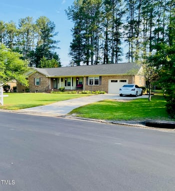 5705 Dobson Dr, Fayetteville, NC 28311