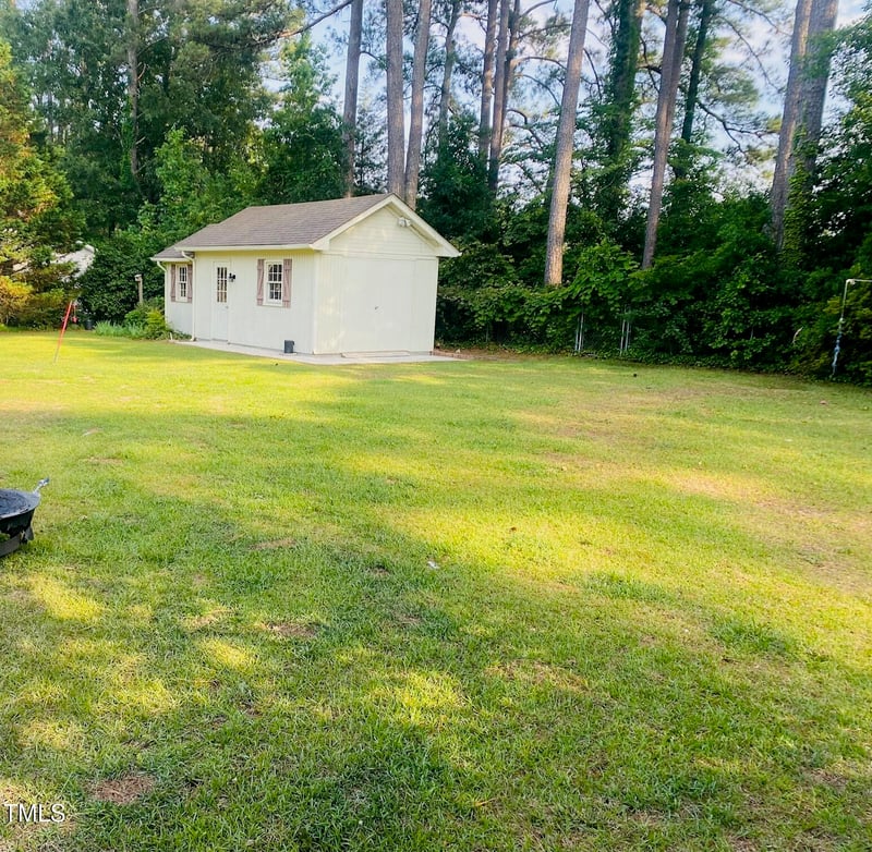 5705 Dobson Dr, Fayetteville, NC 28311