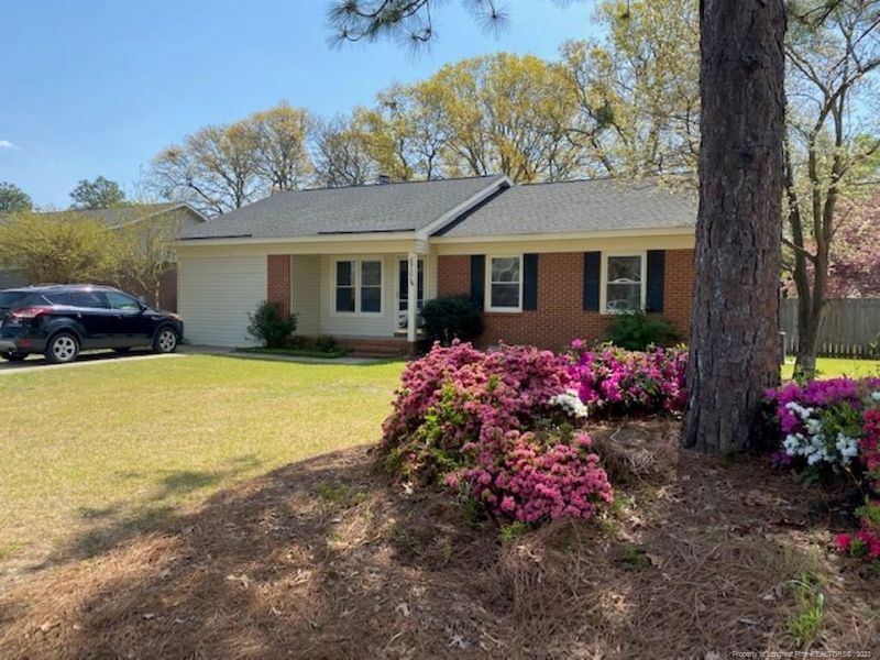 5705 Sagamore Rd, Hope Mills, NC 28348