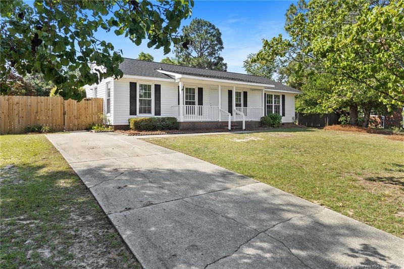 5707 Archer Rd, Hope Mills, NC 28348