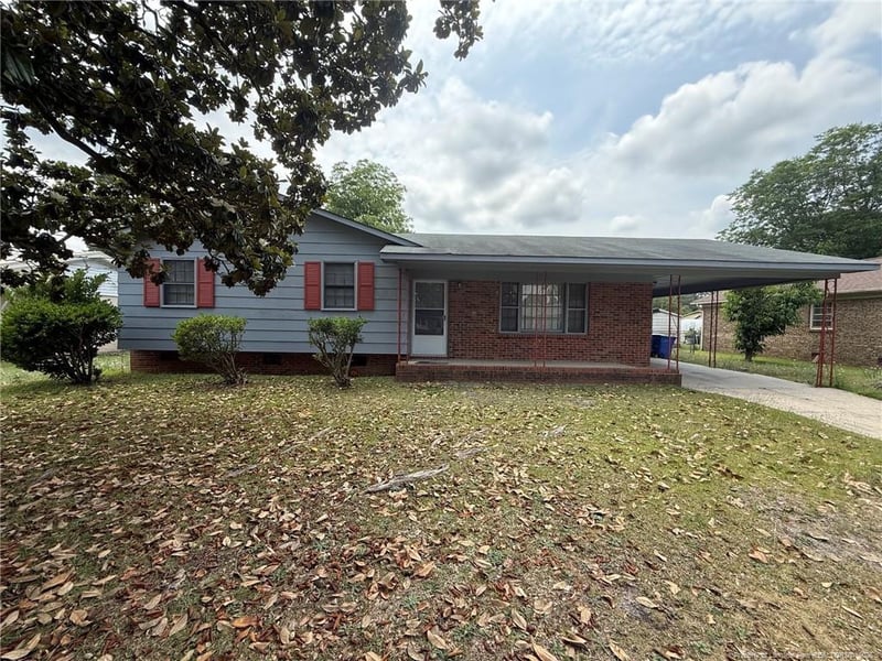 5707 Chisholm Trl, Fayetteville, NC 28303