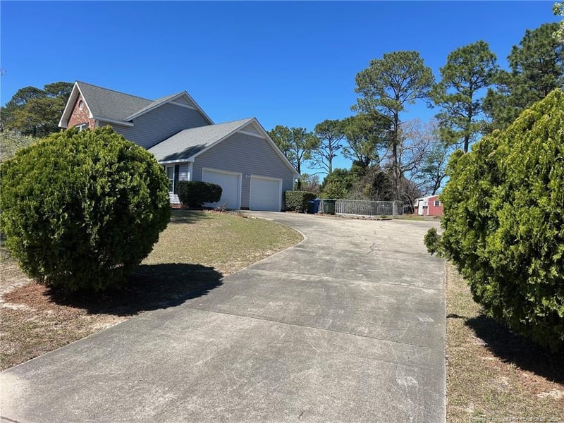 5708 Bear Creek Cir, Fayetteville, NC 28304