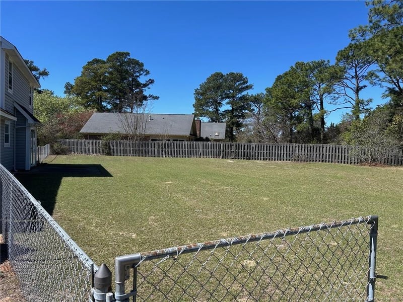 5708 Bear Creek Cir, Fayetteville, NC 28304