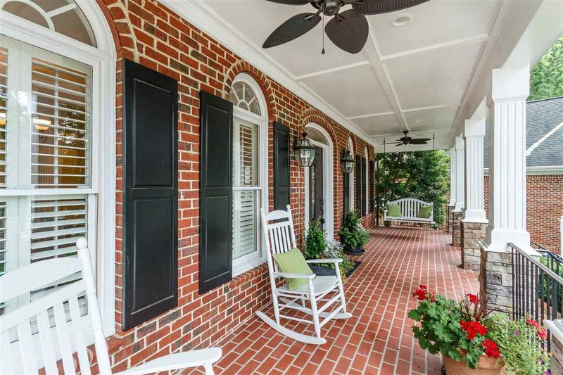 5708 Bramblewood Dr, Raleigh, NC 27612