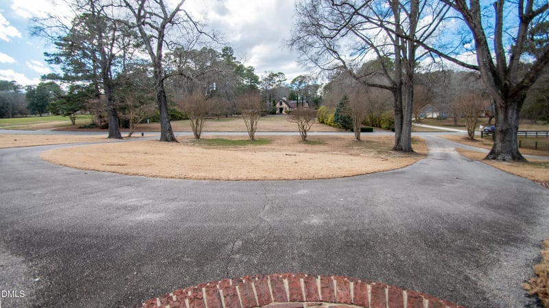 5708 Castlebrook Dr, Raleigh, NC 27604