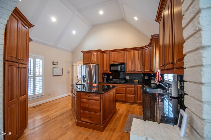 5708 Castlebrook Dr, Raleigh, NC 27604