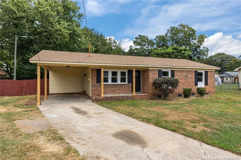 5708 Comstock Ct, Fayetteville, NC 28303