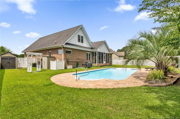 5708 Gentleman Dr, Hope Mills, NC 28348