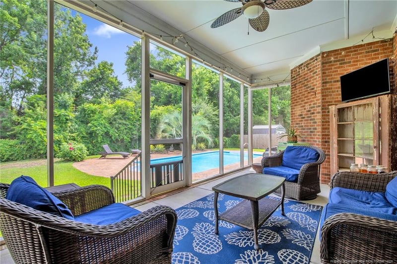5708 Gentleman Dr, Hope Mills, NC 28348