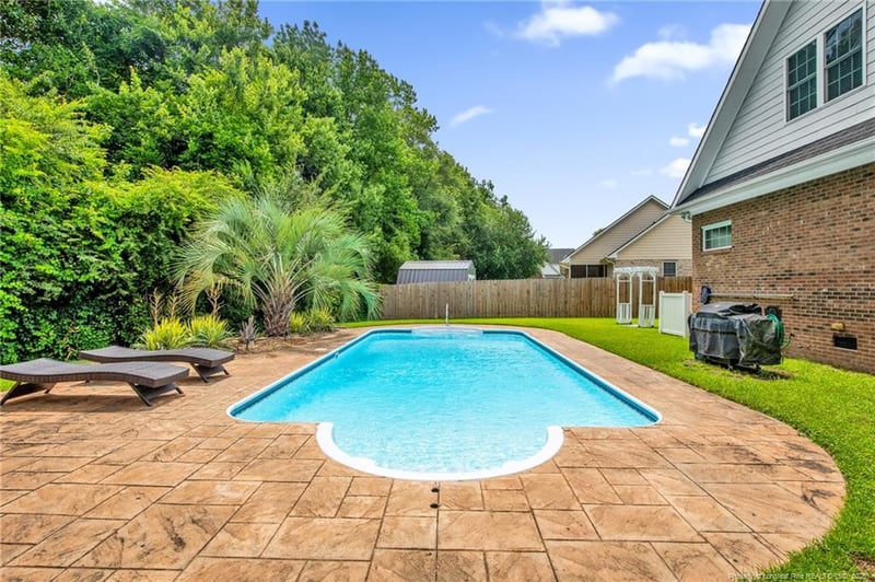 5708 Gentleman Dr, Hope Mills, NC 28348