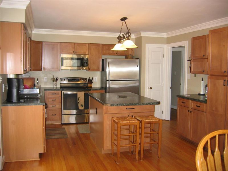 5708 Lakehaven Dr, Raleigh, NC 27612