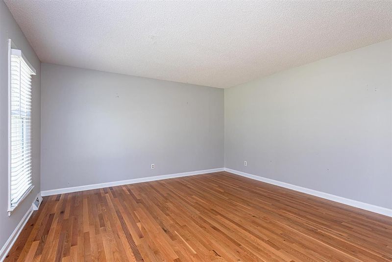 5708 Partridge Ln, Raleigh, NC 27609