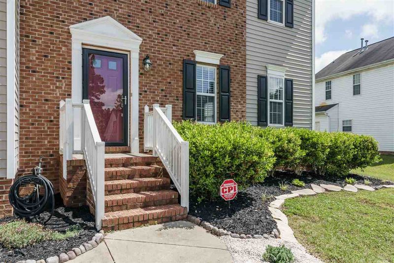 5709 Brookshadow Dr, Raleigh, NC 27610