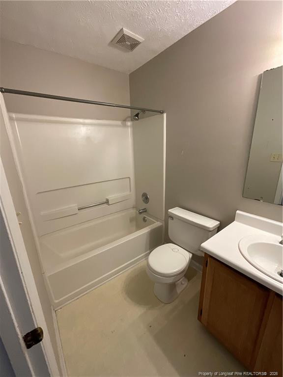 5709 Charbonneau Ct, Fayetteville, NC 28304