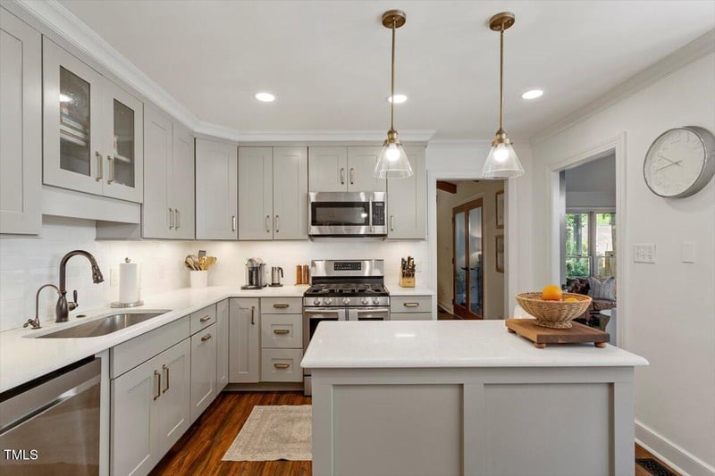5709 Lakehaven Dr, Raleigh, NC 27612