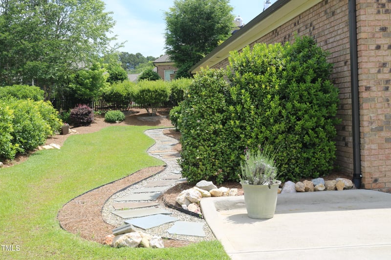 5709 Mizuno Dr, Fuquay Varina, NC 27526