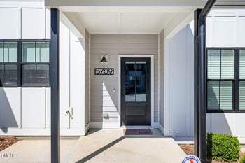 5709 Parker Pines Ct, Raleigh, NC 27609