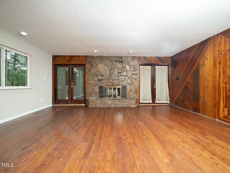 5709 Three Oaks Dr, Raleigh, NC 27612