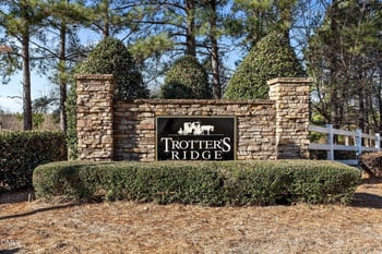 571 Kentucky Derby Ln, Lillington, NC 27546