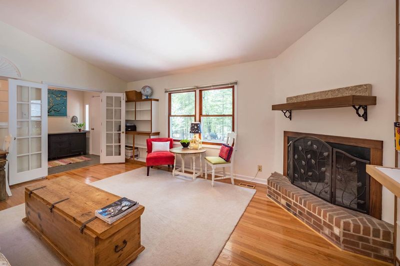5710 Hideaway Dr, Chapel Hill, NC 27516
