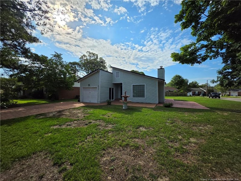 5711 Sagamore Rd, Hope Mills, NC 28348