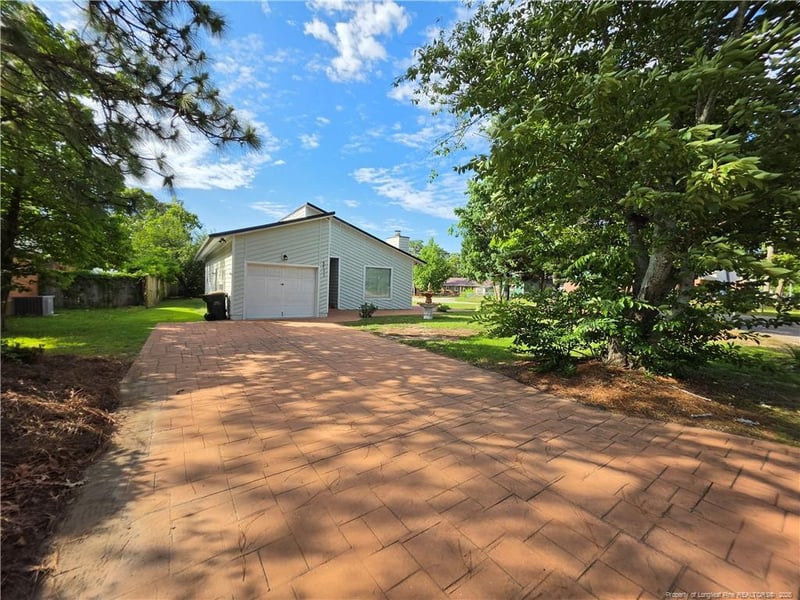 5711 Sagamore Rd, Hope Mills, NC 28348