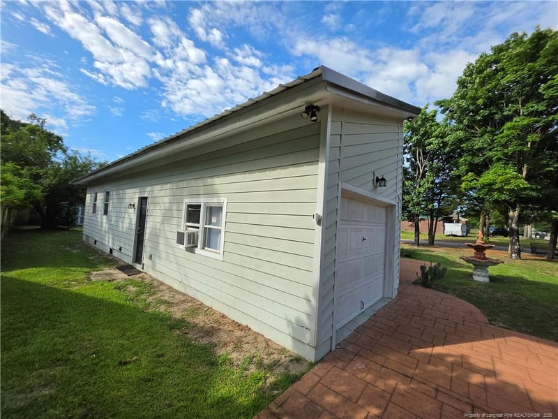 5711 Sagamore Rd, Hope Mills, NC 28348
