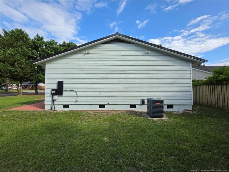 5711 Sagamore Rd, Hope Mills, NC 28348