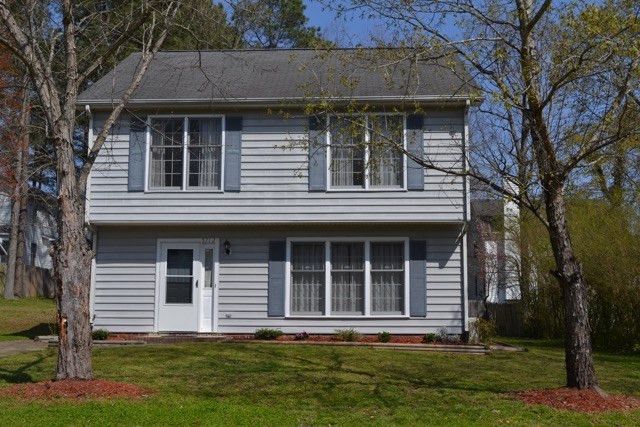 5712 Hadrian Dr, Durham, NC 27703
