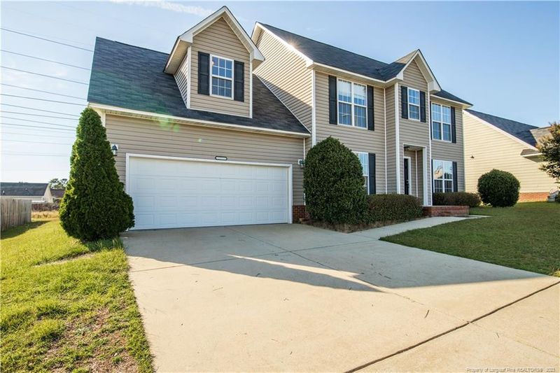 5713 Azure Dr, Hope Mills, NC 28348
