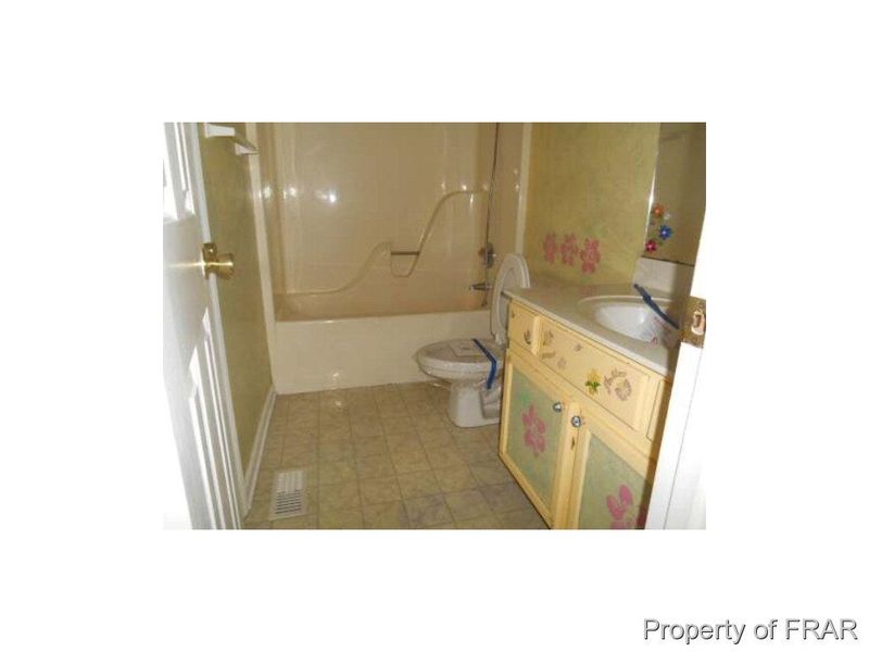 5713 Mcdaniel Dr, Sanford, NC 27332