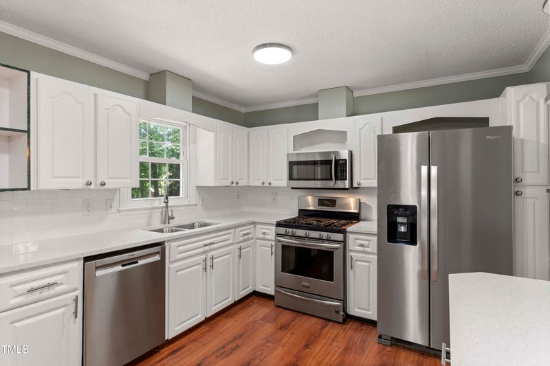 5713 Timber Ridge Dr, Raleigh, NC 27609