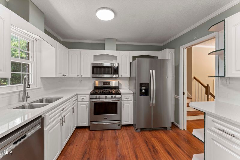5713 Timber Ridge Dr, Raleigh, NC 27609