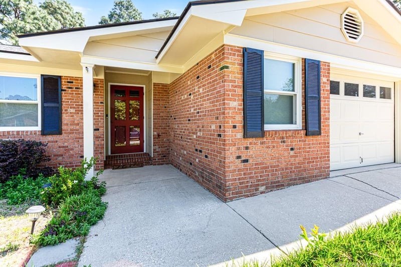 5714 Crenshaw Dr, Hope Mills, NC 28348