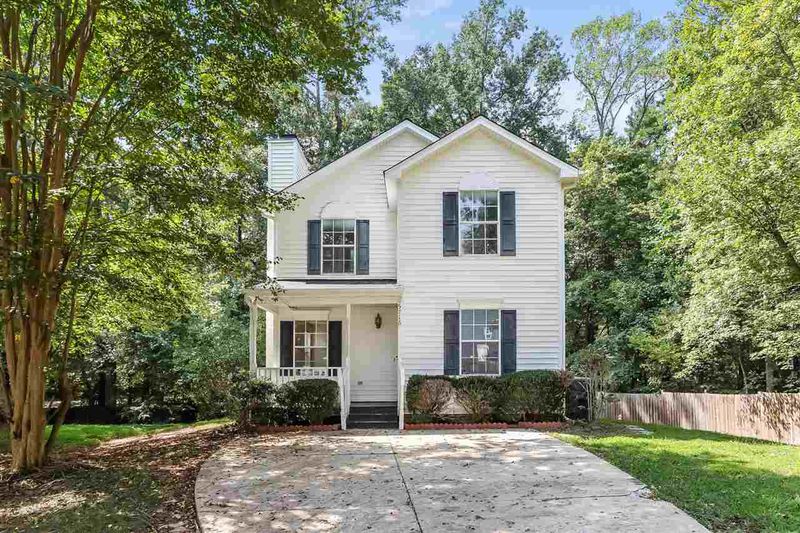 5716 Bashford Crest Ln, Raleigh, NC 27606