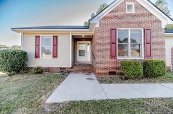 5716 La Costa Dr, Hope Mills, NC 28348