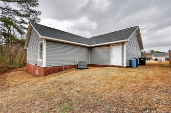 5717 Charbonneau Ct, Fayetteville, NC 28304