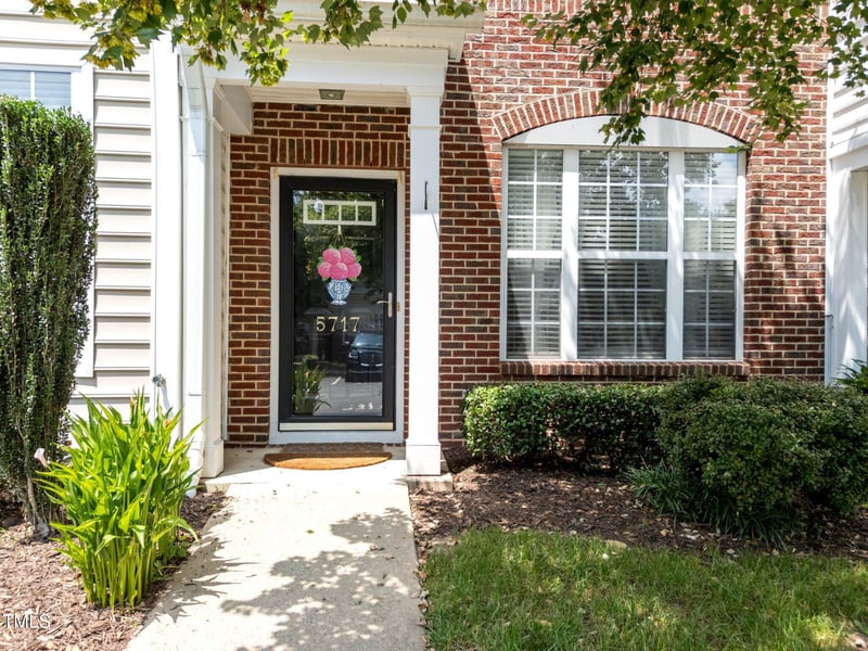 5717 Corbon Crest Ln, Raleigh, NC 27612