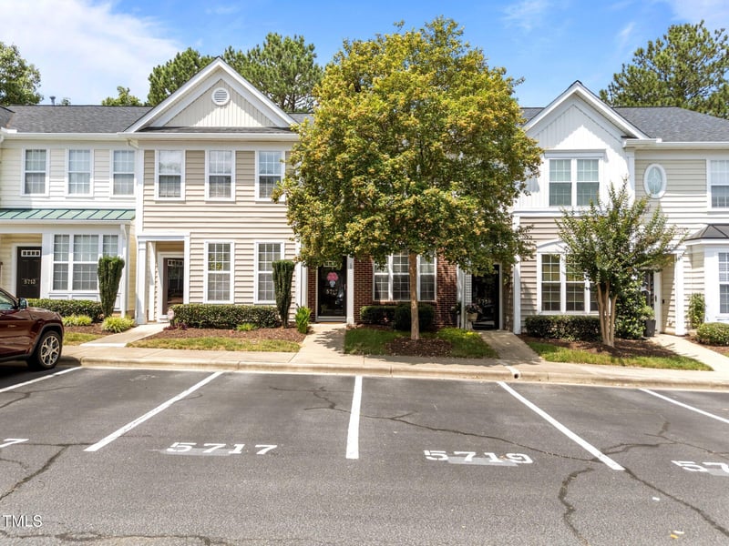 5717 Corbon Crest Ln, Raleigh, NC 27612