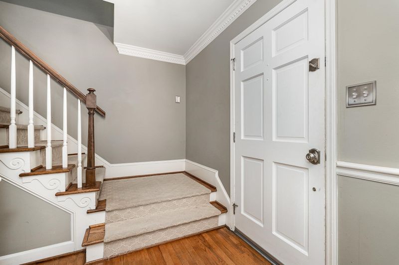 5717 Timber Ridge Dr, Raleigh, NC 27609
