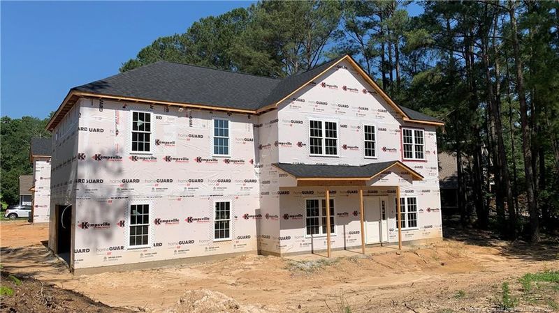 5717 Waters Edge Dr, Fayetteville, NC 28314