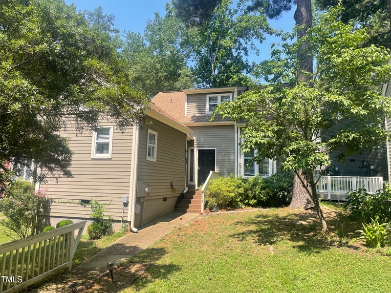 5718 Sentinel Dr, Raleigh, NC 27609