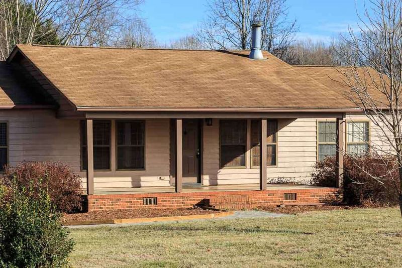 5718 Thom Rd, Mebane, NC 27302