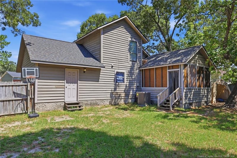 5719 Trevino St, Hope Mills, NC 28348