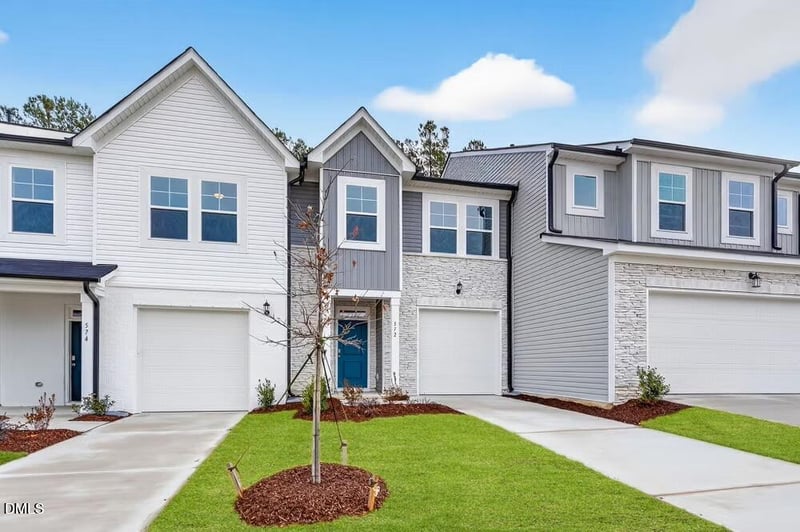 572 Barrington Row Ave, Zebulon, NC 27597