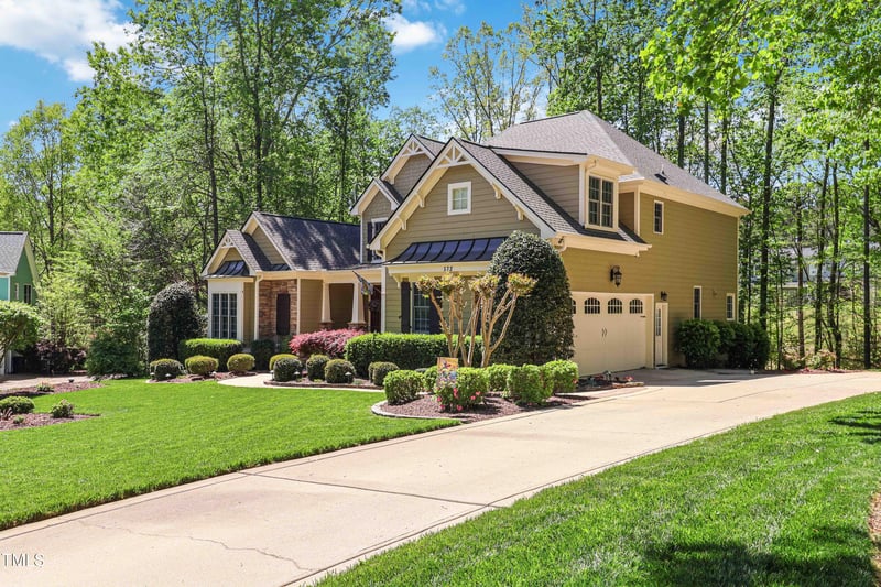 572 Walker Woods Ln, Clayton, NC 27527