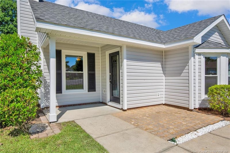 5720 Charbonneau Ct, Fayetteville, NC 28304