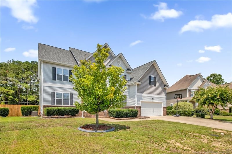 5720 Gentleman Dr, Hope Mills, NC 28348
