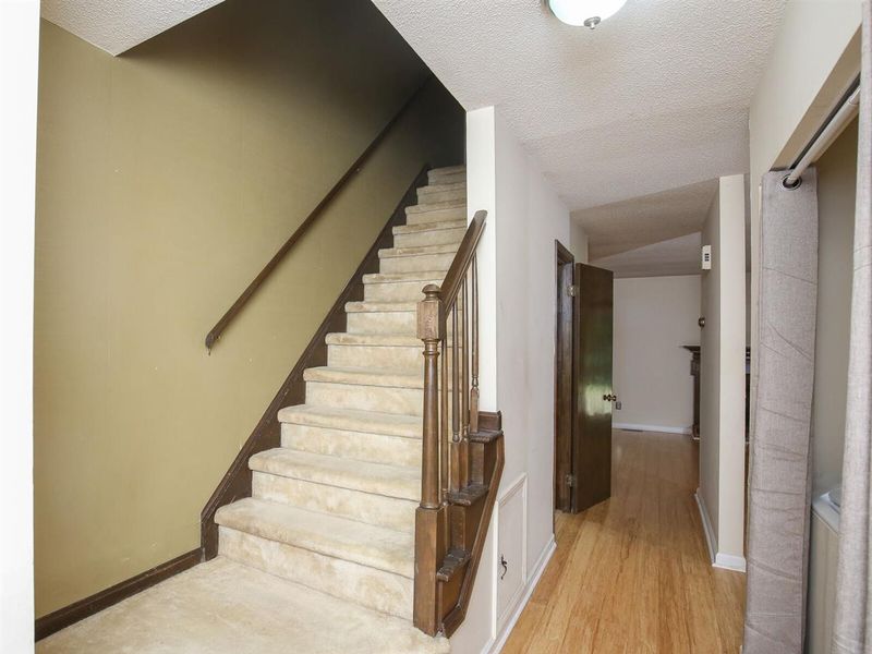 5721 Forest Lawn Ct, Raleigh, NC 27612