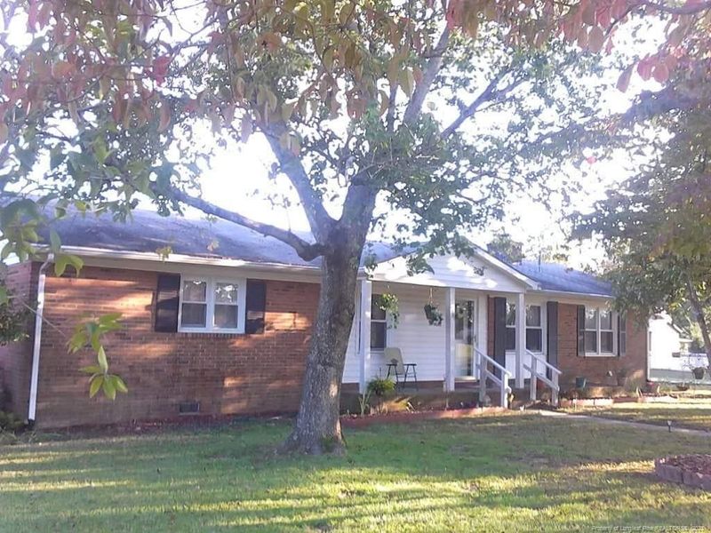 5721 Mcdaniel Dr, Sanford, NC 27332
